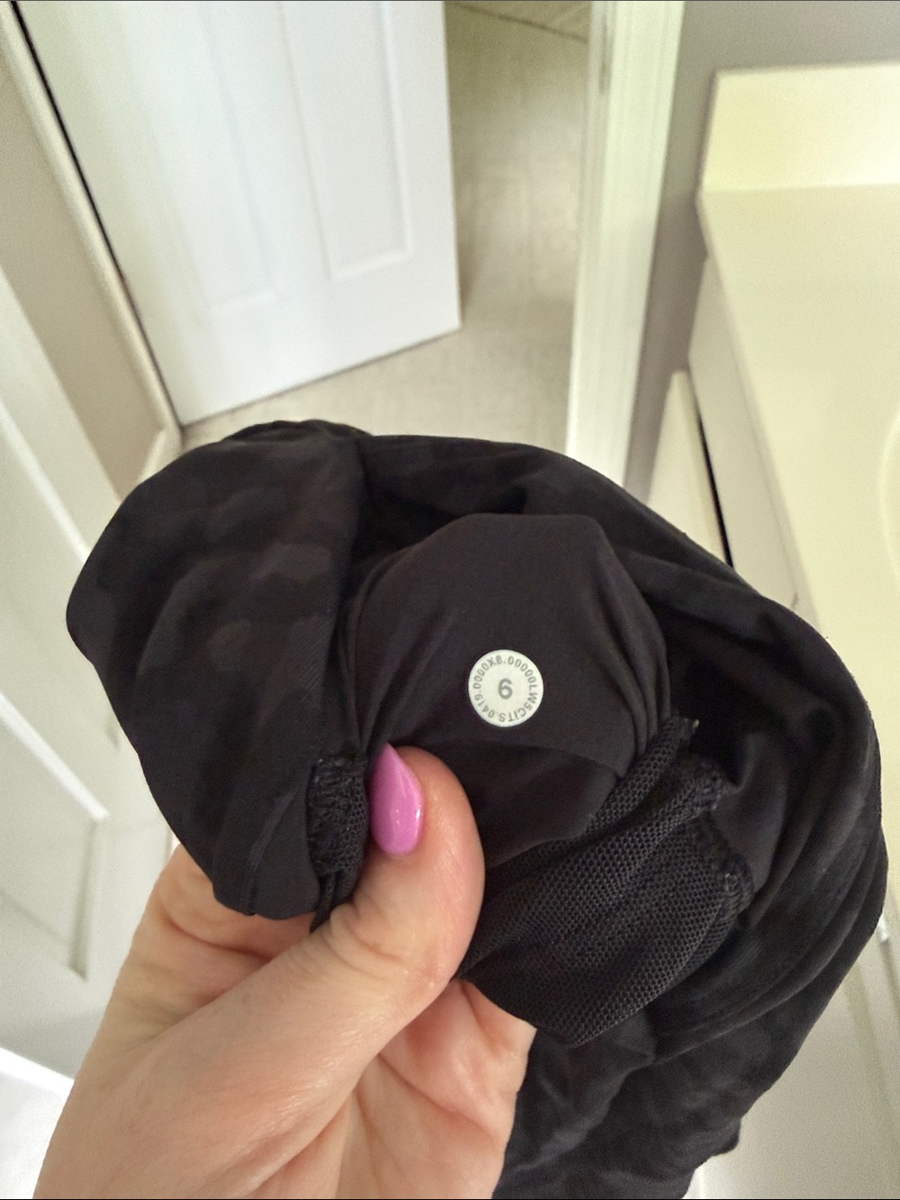 Lululemon On the Fly Incognito Formation Camo Deep Coal 7/8 Pant Crop - Picture 7 of 7